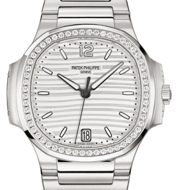 Patek Philippe Nautilus 35.2 mm 7118/1200A-010 Steel Silver