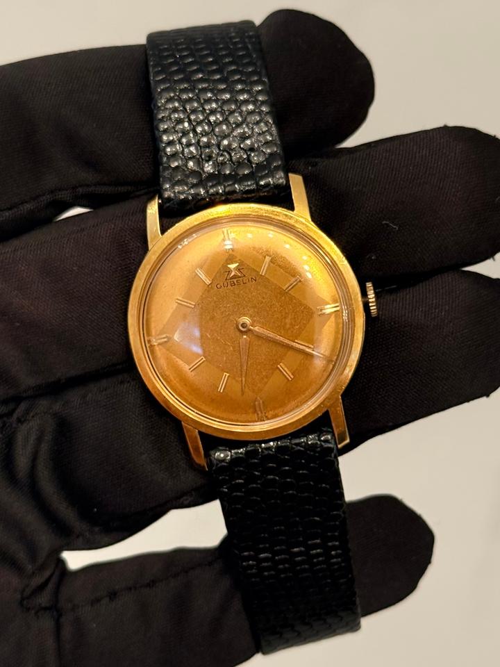 Gübelin Vintage 18K Yellow Gold Cal. 320 Champagne Dial — 2