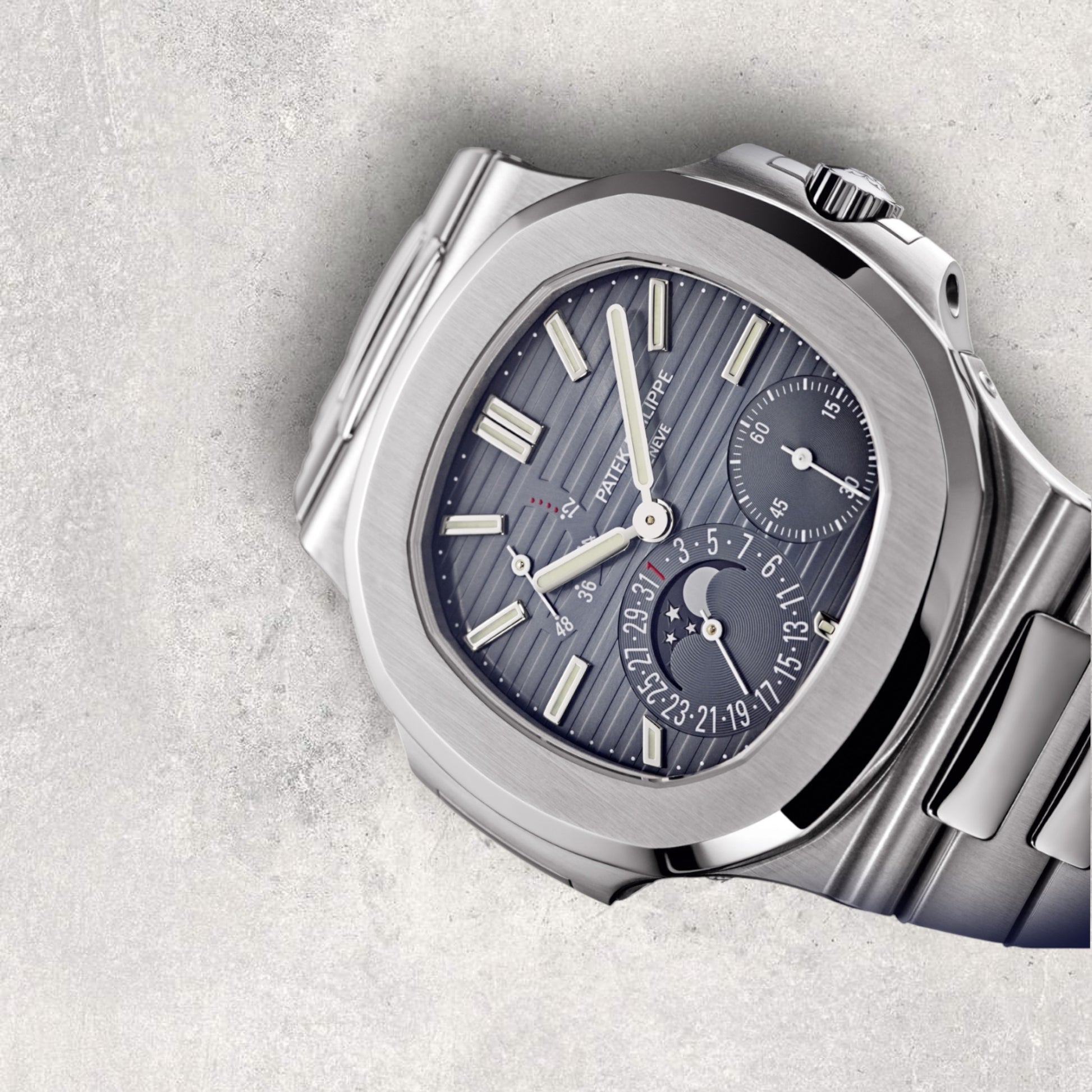 Patek Philippe Nautilus 5712/1A-001 Moonphase Blue Dial Steel