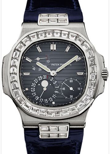 Patek Philippe Nautilus 40 mm 5724G-001 White Gold/Diamonds Blue