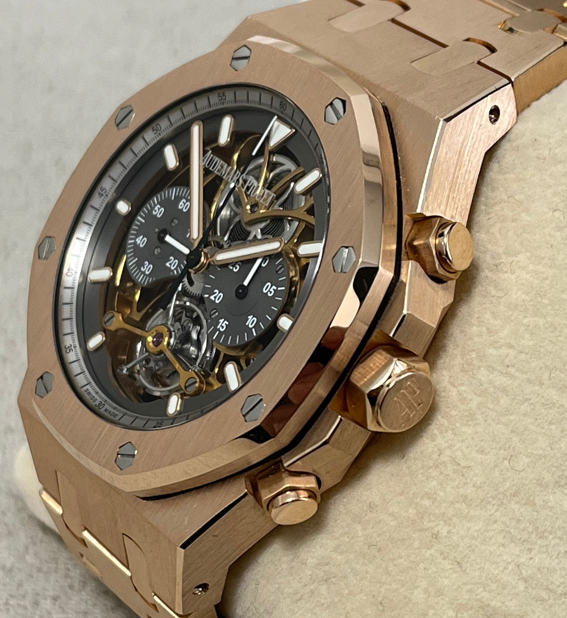 Audemars Piguet Royal Oak 44 mm 26347OR.OO.1205OR.01 Rose Gold Analog