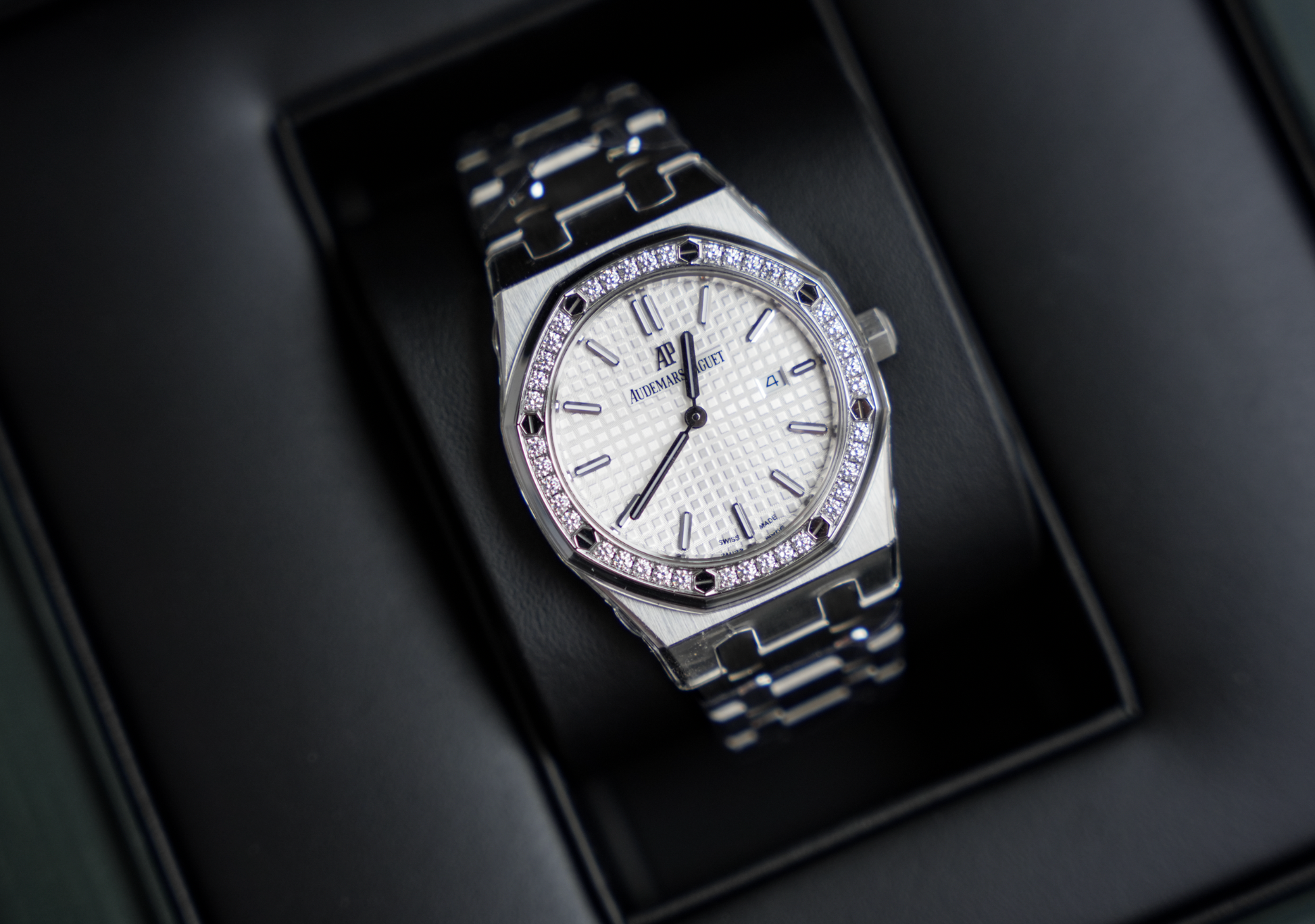 Audemars Piguet Royal Oak 33 mm 67651ST.ZZ.1261ST.01 Steel/Diamonds Silver