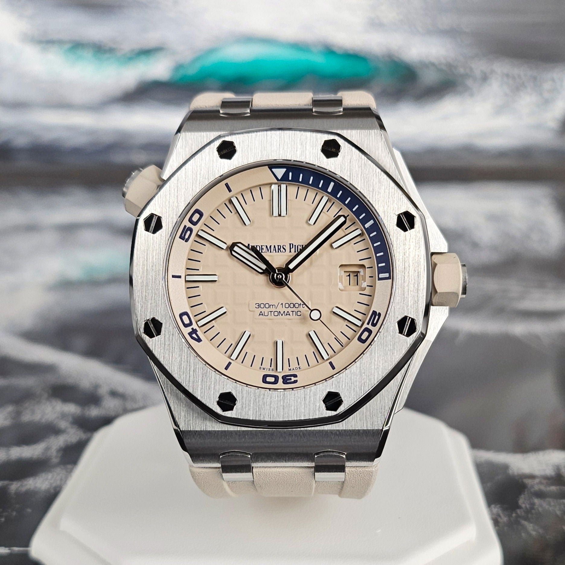Audemars Piguet Royal Oak Offshore Diver 42 mm 15710ST.OO.A085CA.01 Steel Analog