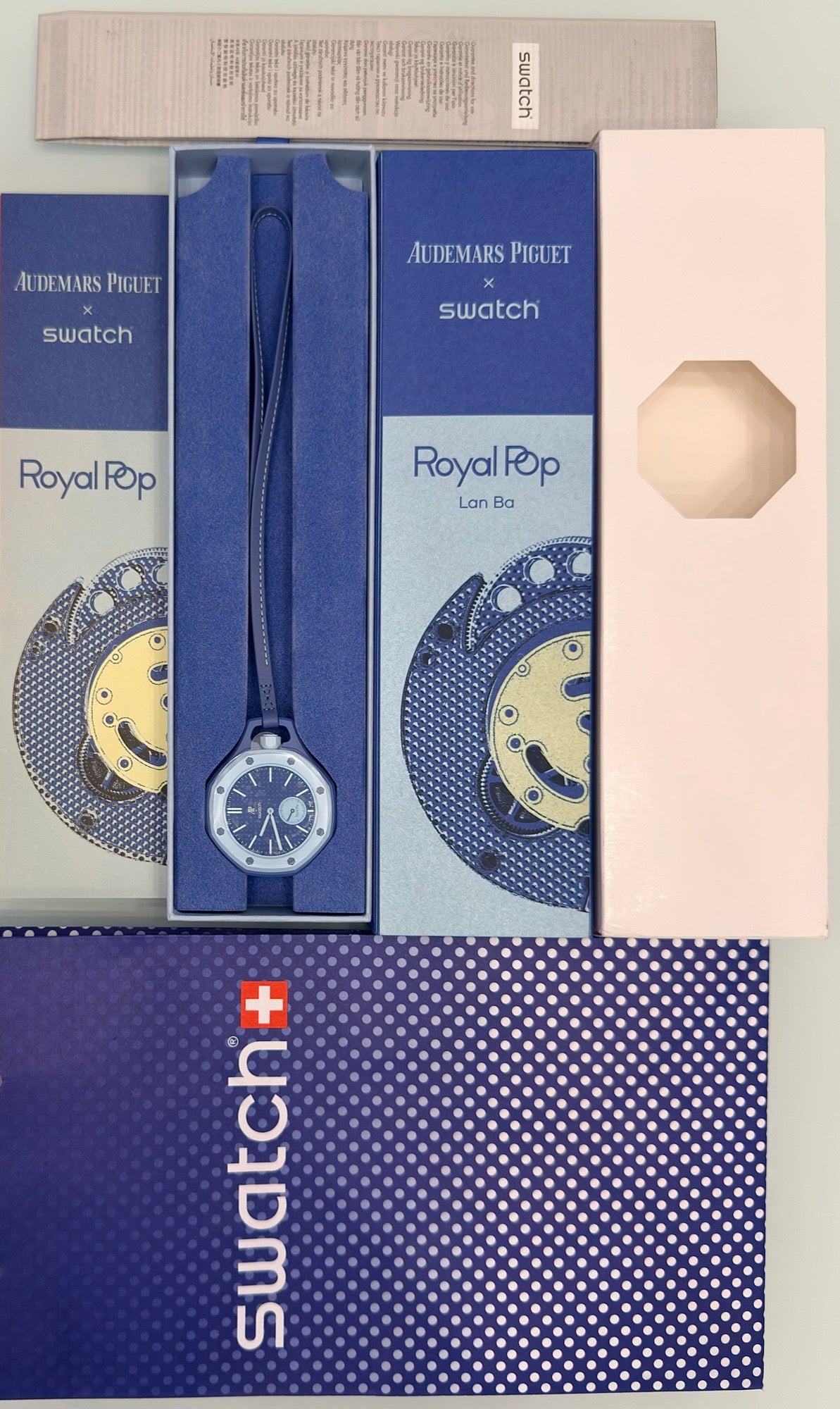 Complete full set: Royal Pop Lan Ba pocket watch, presentation box, sleeve, slipcase and Swatch bag