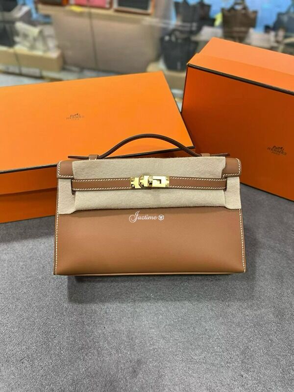 Hermès Kelly Pochette 37 Gold Swift G Stamp — authentic Hermès bag at Bizak & Co.