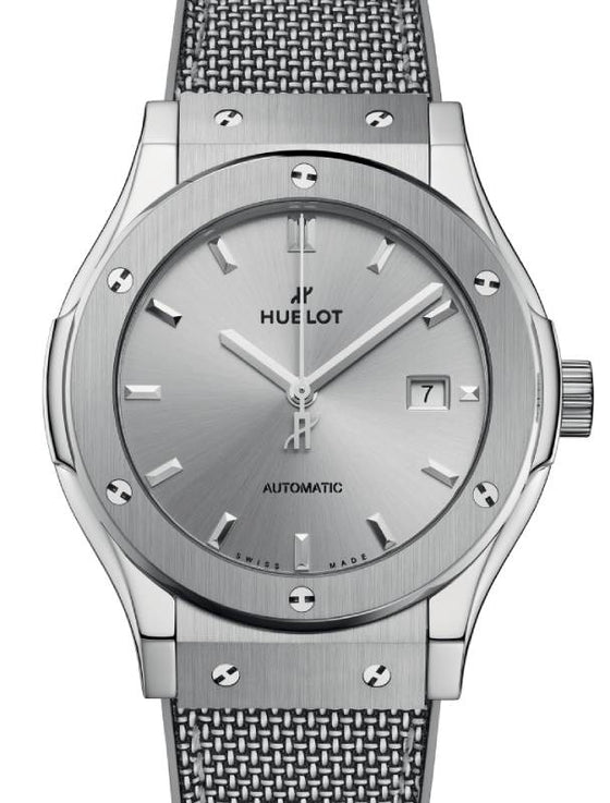 Hublot Classic Fusion Essential Grey Titanium 42mm 542.NX.5610.NR.HEC24