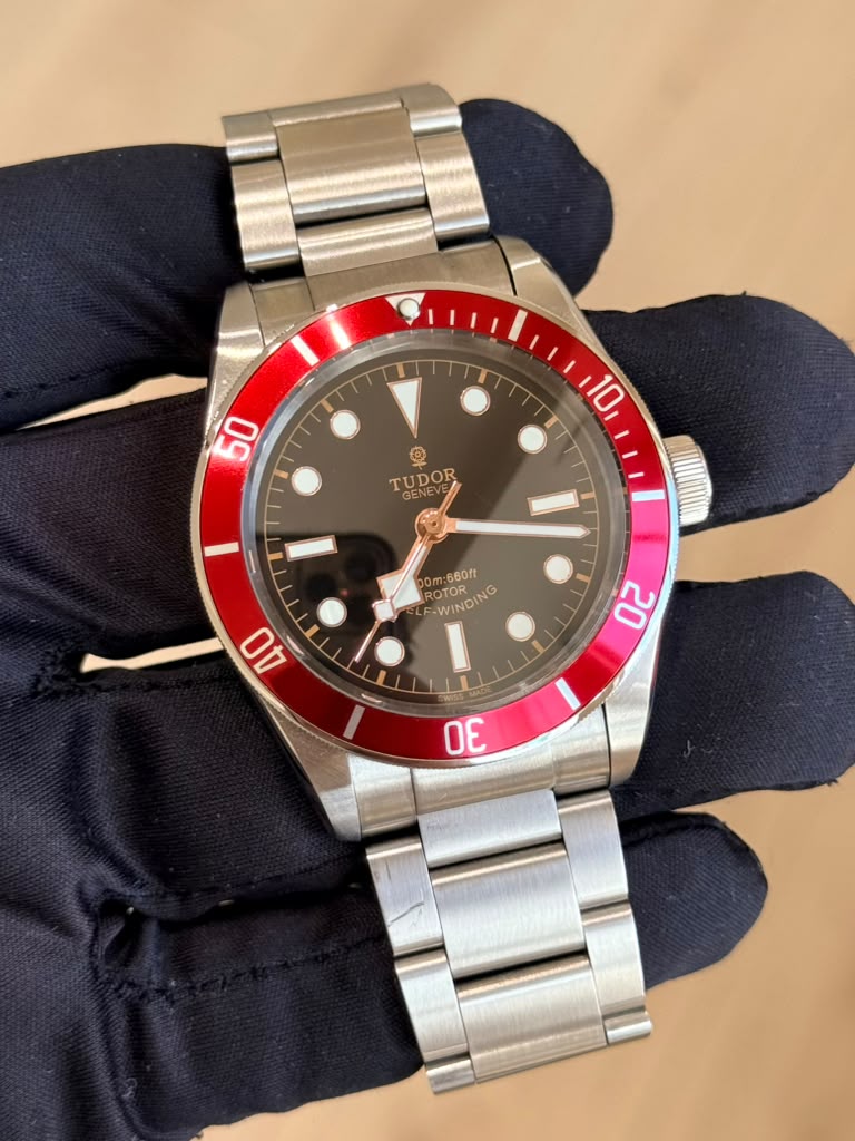 Tudor Black Bay Smiley 79220R Black Dial Red Bezel Steel Bracelet — 1