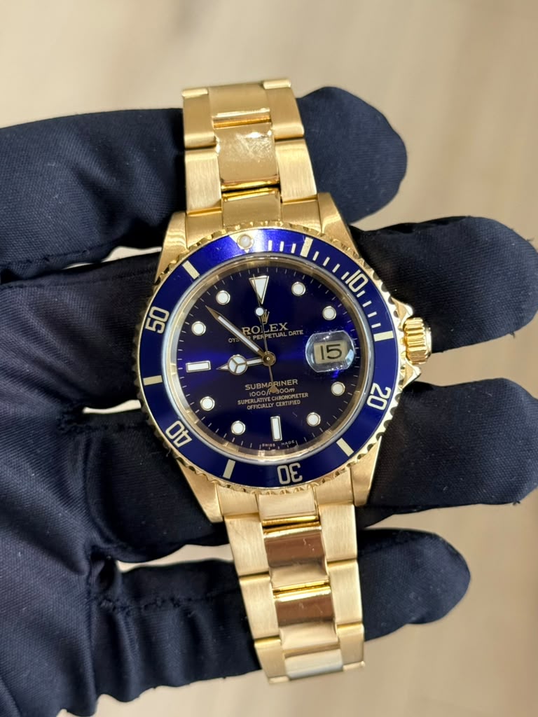 Rolex Submariner Date 16618 18K Yellow Gold Blue Dial Oyster Bracelet — 1