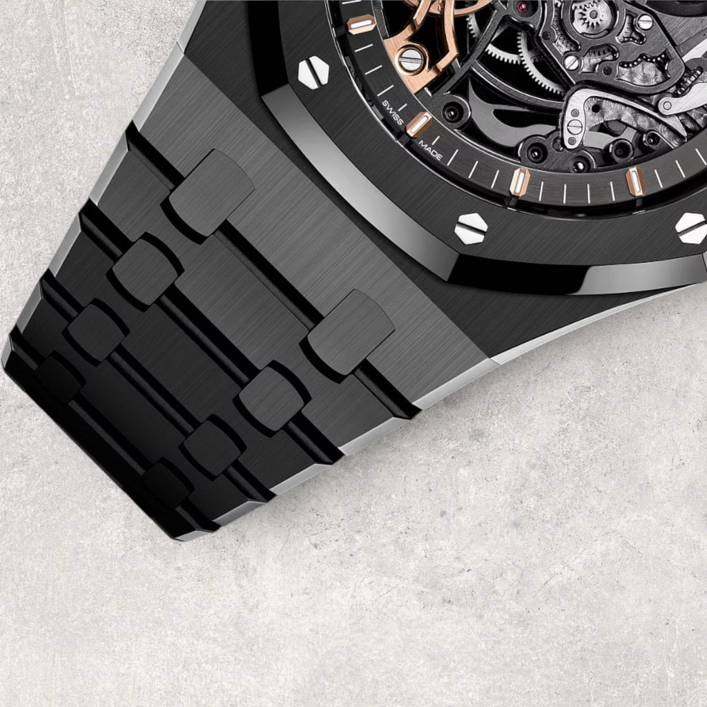 Audemars Piguet Royal Oak 15416CE ceramic bracelet side profile view