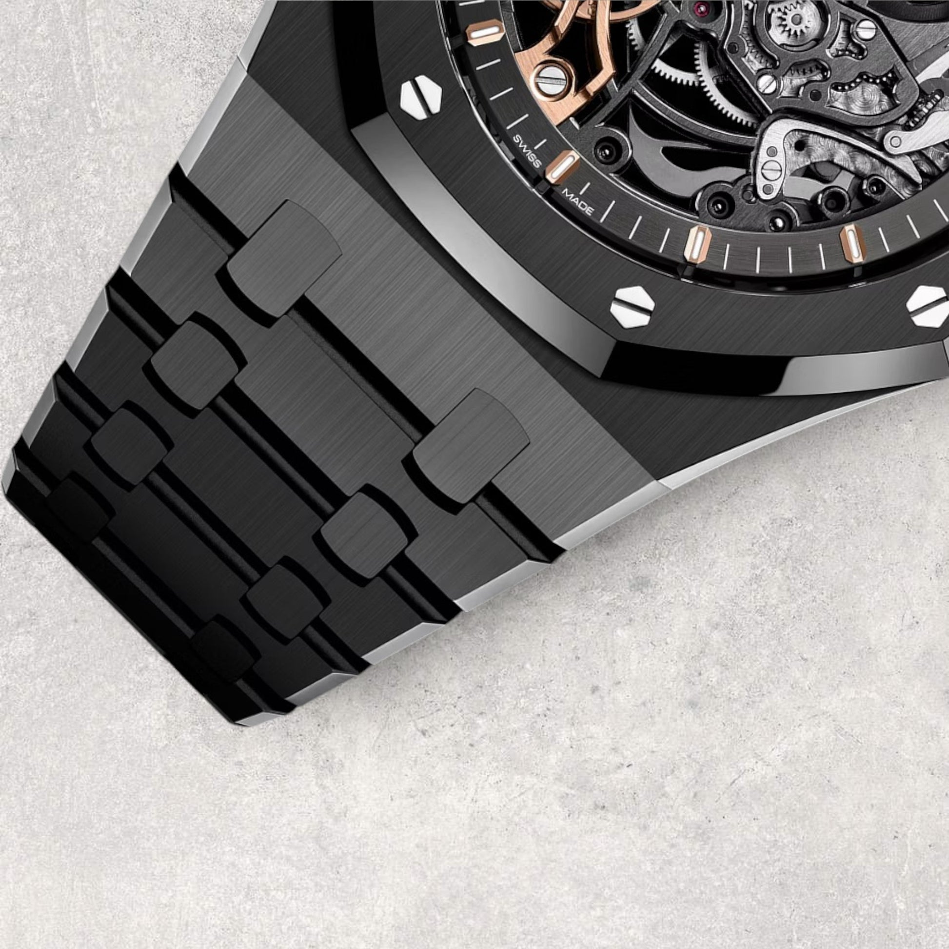 Audemars Piguet Royal Oak 15416CE ceramic bracelet side profile view